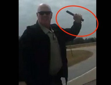 ΗΠΑ: 36χρονος πατέρας μεταδίδει ζωντανά στο Facebook τον θανάσιμο τραυματισμό του από αστυνομικούς (φωτό, βίντεο)